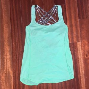 Lululemon top